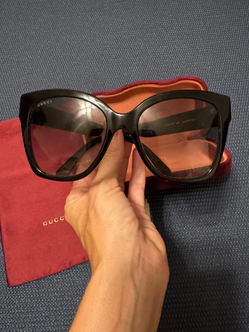 Gucci Black Frame Sunglasses (Gucci GG0459S 001)